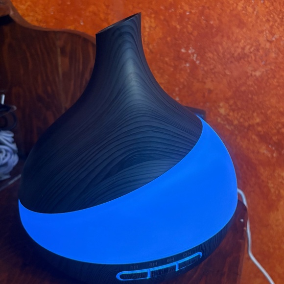 NIB Essential Oil Diffuser - Picture 11 of 12